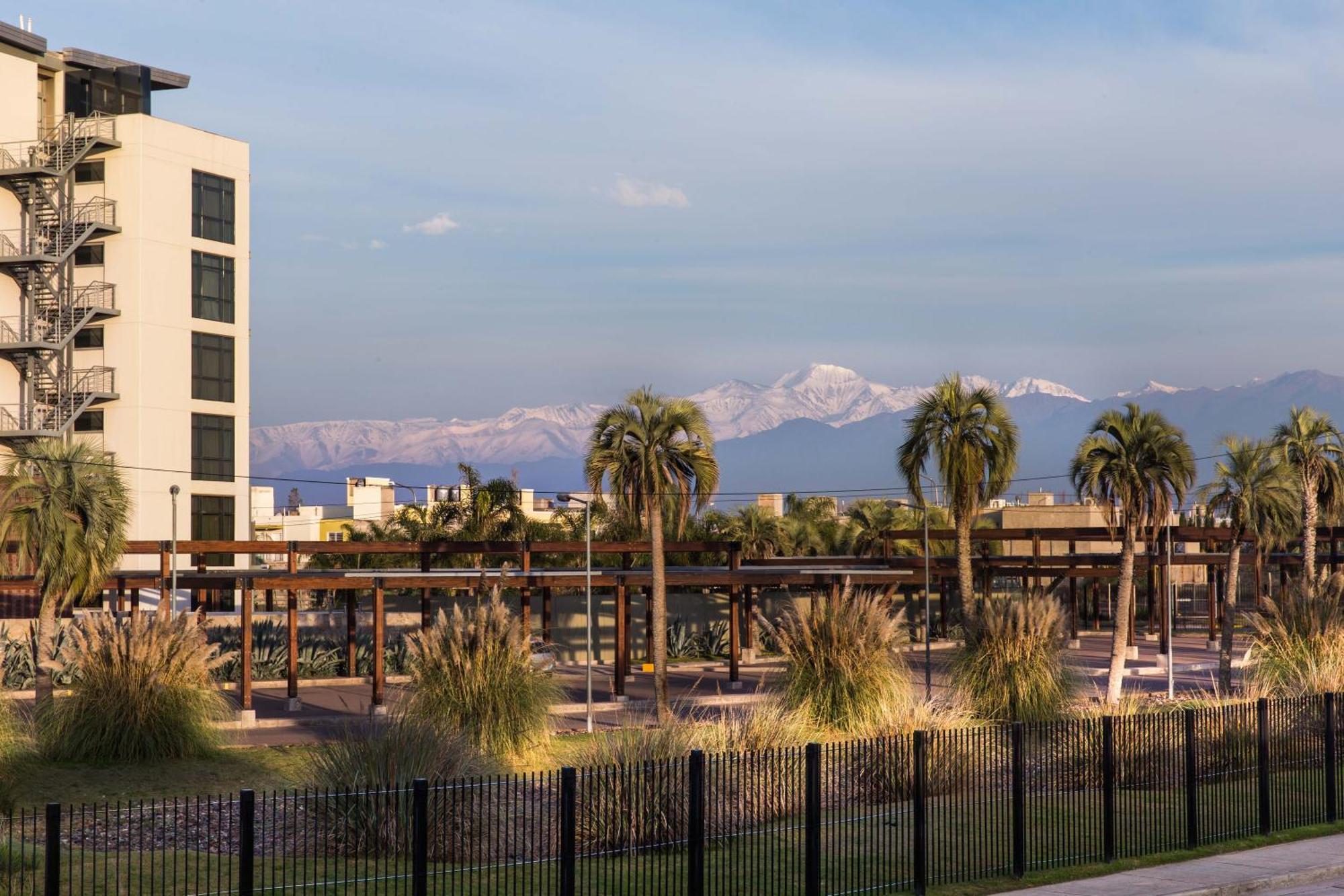 Hotel Esplendor By Wyndham Mendoza 4*